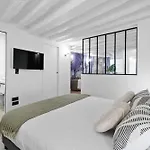 Gem 9 Min Walk To Notre-dame And Louvre Apartmán