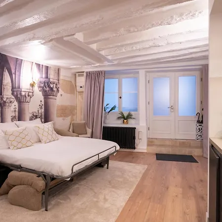 Cosy A 9 Min A Pied De La Cathedrale Notre Dame Paris