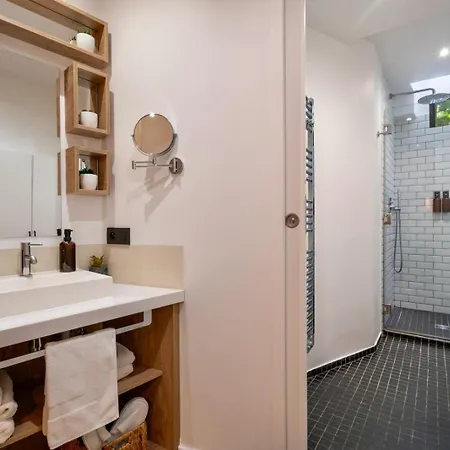 아파트 Gem 9 Min Walk To Notre-dame And Louvre 파리