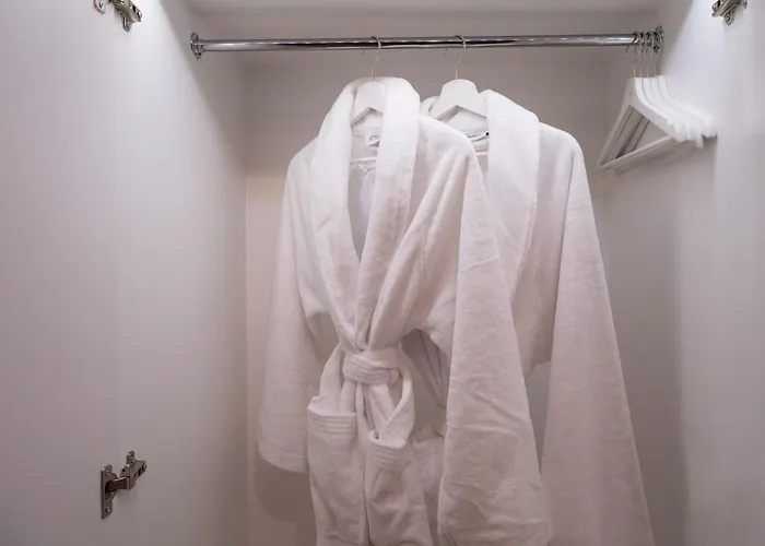 Gem 9 Min Walk To Notre-dame And Louvre